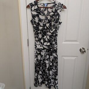 *2 FOR $15* XS Black and White Floral Dress - Like New